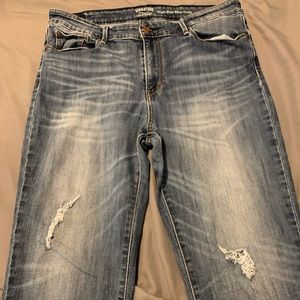 Signature Levi Strauss Capris